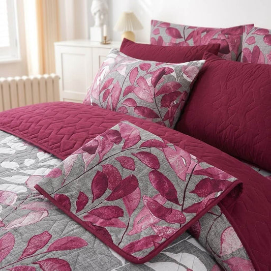Close up of matching 19x29 inch pillow covers included in the 6pc comforter set.