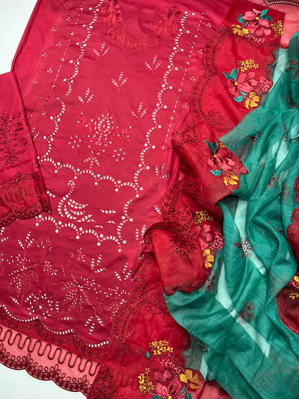 Aneela’s fancy 3pc Lawn Suit 2026