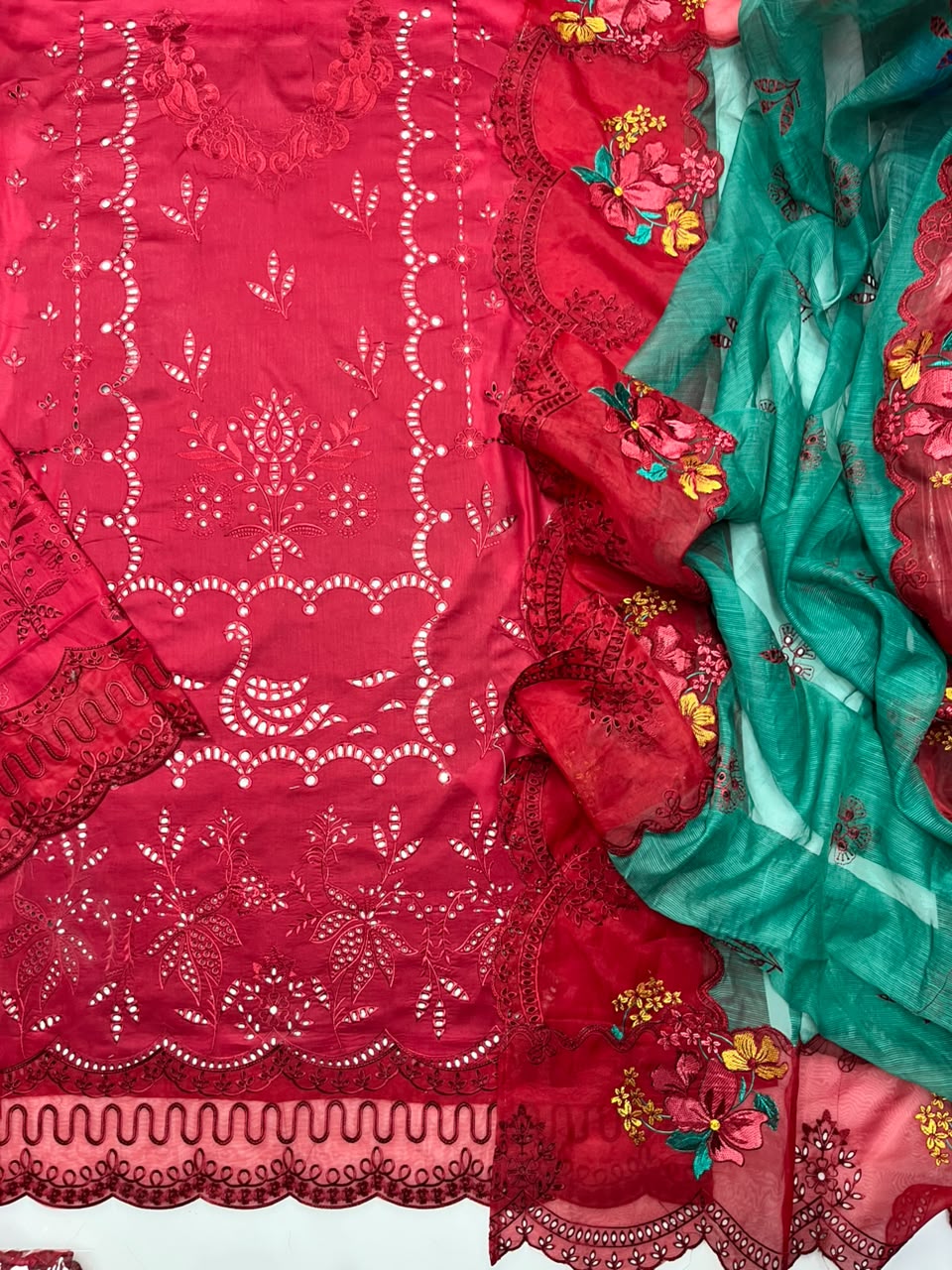 Aneela’s fancy 3pc Lawn Suit 2026