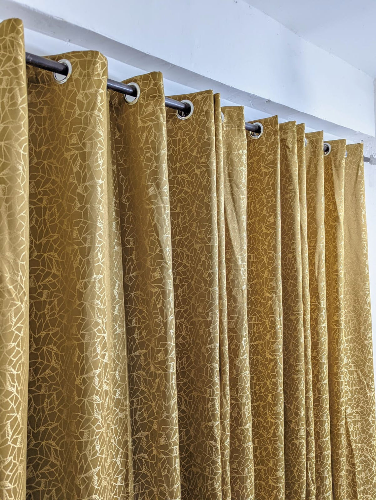 Export Golden Sparkles Jacquard Bedroom Curtains 8x4 Feet with Steel Rings